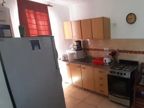 ALQUILER TEMPORARIO. CASA EN BARRIO LAS TARDES (ROLDÁN).