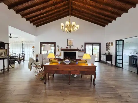 Casa en Venta en La Escondida, USD 360.000
