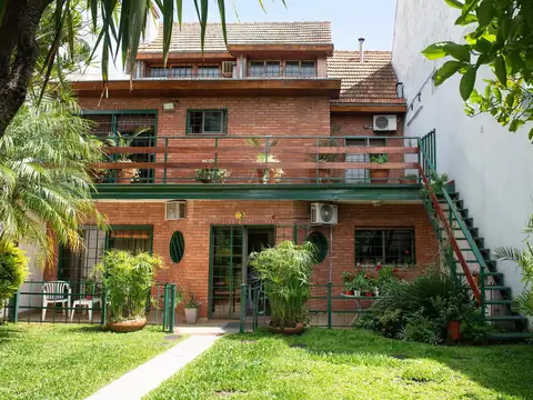 Casa 5 ambientes con 3 baños