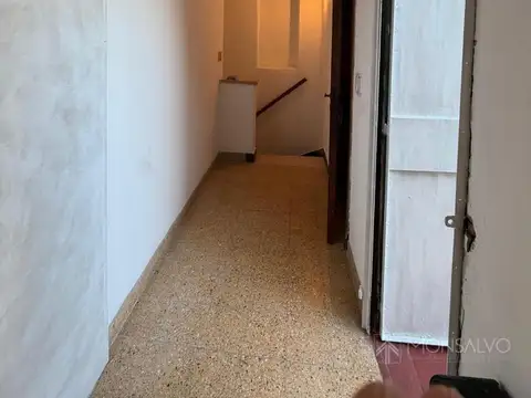 Casa 2 ambientes con 1 baño