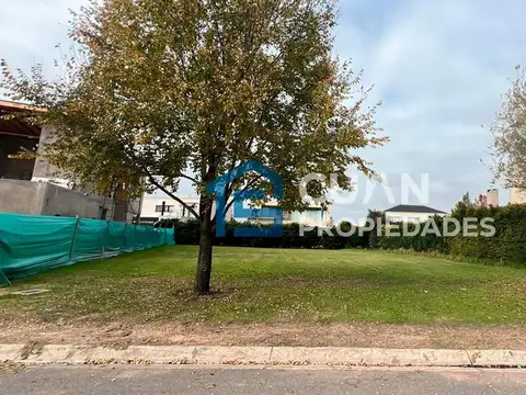 Terreno en Venta en Ayres Plaza, USD 230.000