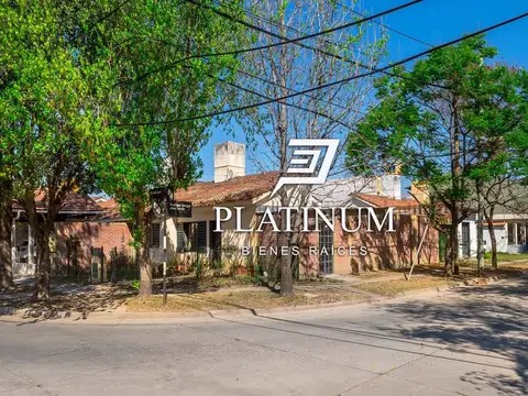 Casa en venta 3 dormitorios, Barrio Docente Sur
