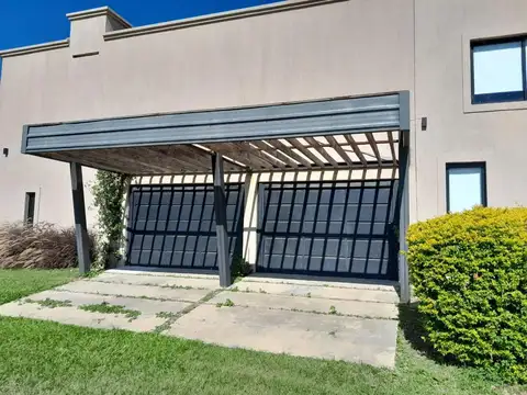 Casa 3 ambientes con 3 baños