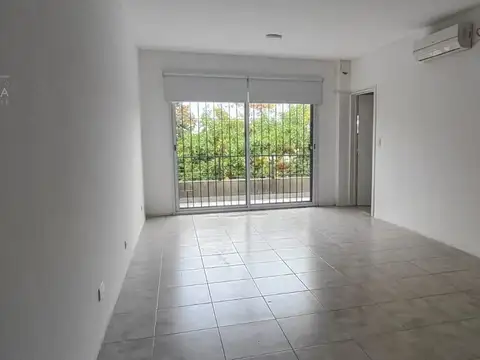 Departamento en Alquiler en Colegiales, $ 650.000