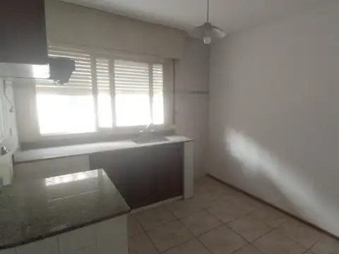 Depto Tipo Casa en Venta en Azcuenaga, USD 68.000