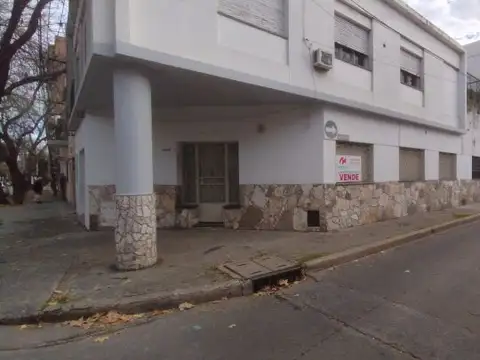 Bº Azcuénaga Oportunidad: P.B 2 dormitorios