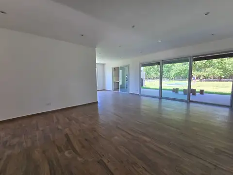 Casa en Alquiler en Campana, USD 1.500