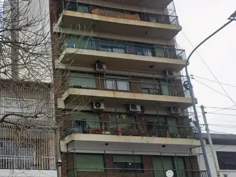 AVELLANEDA 3400 - DEPTO. 4 AMB CON DEP Y COCHERA