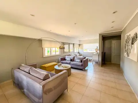 CASA A METROS DE LA  LAGUNA DE CHASCOMUS