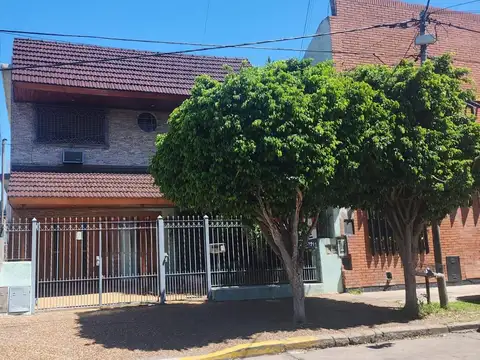 Chacabuco al 700