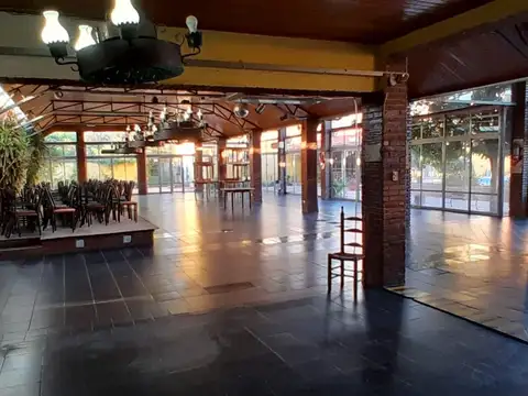 Local en Venta 75 años