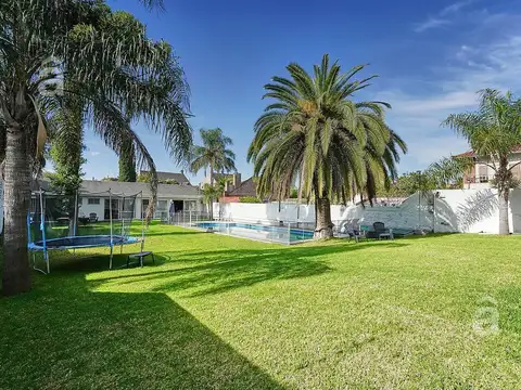 Casa en Venta en Villa Ballester - 5 Ambientes - Lote 1000 m2 - Piscina climatizada