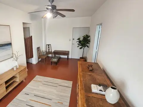 DEPARTAMENTO 4 AMBIENTES/ MUY BUENA DISTRIBUCIÓN/ SUPER LUMINOSO CON VISTA ABIERTA/