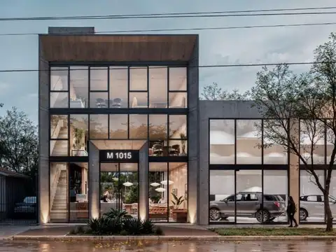 Local comercial a estrenar de tres plantas - Ituzaingó norte