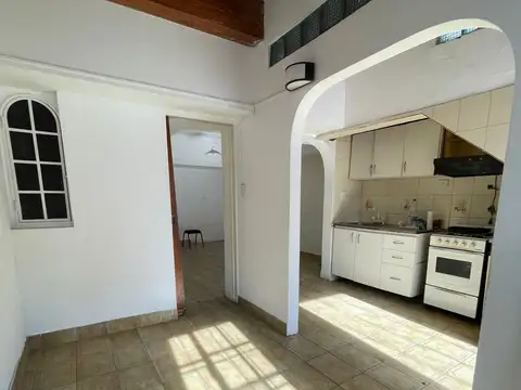 Departamento Frente con balcon, patio y terraza - 4 amb. sobre Montiel a metros de Ramon Falcon