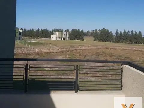 Casa en venta - 2 Dormitorios 2 Baños - Coronel Brandsen