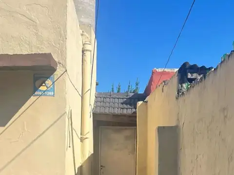 Casa 2 ambientes con 1 baño