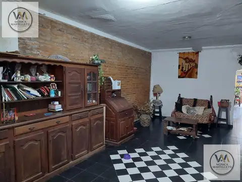Casa en Venta con 3 cocheras