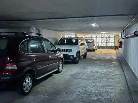 Cochera en alquiler en Viamonte al 700, CABA