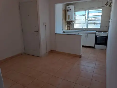 Depto Tipo Casa en Alquiler en Munro, $ 800.000