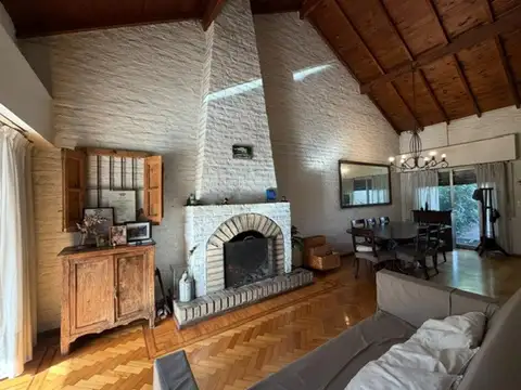Casa 5 ambientes con 3 baños