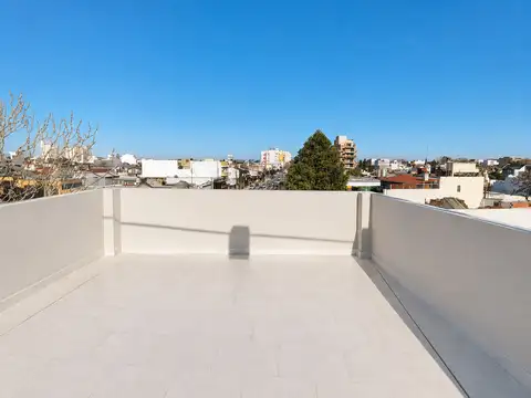 2 AMB REFACCIONADO | PISO 2 X ESC | LUMINOSO