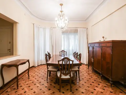 Casa en Alquiler con 1 cochera
