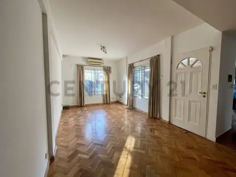 Departamento tipo Dúplex 3 ambientes en Alquiler con Cochera, Parque Chas