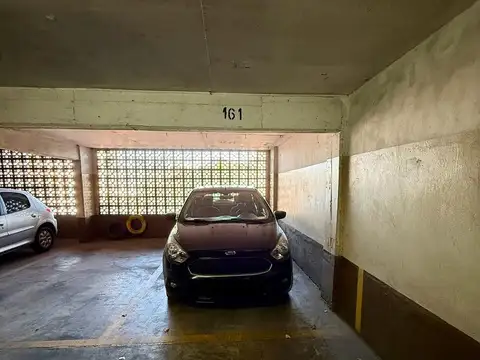 Venta cochera fija sobre Avenida Rivadavia. Excelente ubicacion!