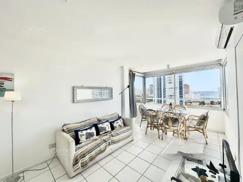 Departamento en Alquiler Temporal en Playa Mansa, USD 7.000