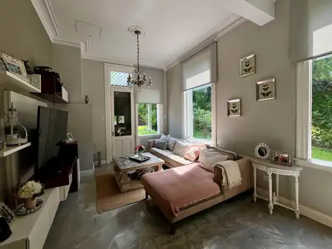 Casa 6 ambientes con 4 baños