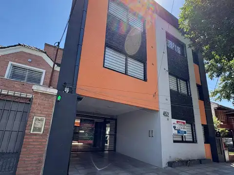 Oficina monoambiente con cochera