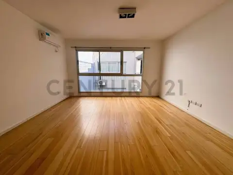 Castro 1100, Piso 3