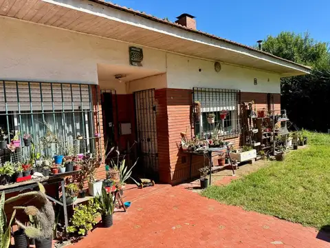 Casas Sourigues sobre 2 lotes