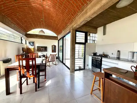 Venta casa con jardin La Plata
