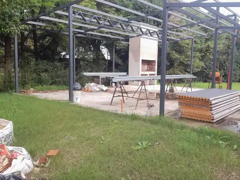 Casa a terminar. Estructura de steel frame. Parque Sakura.