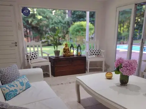 Casa 3 ambientes con 2 baños