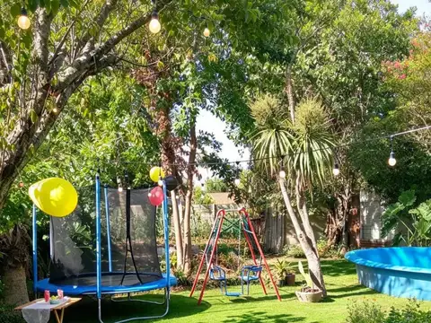 CASA EN VENTA BERISSO - LOTE 10X50 - PILETA -
