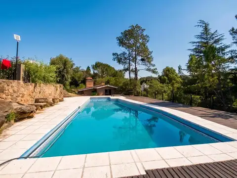 Casa 9 ambientes con 6 baños