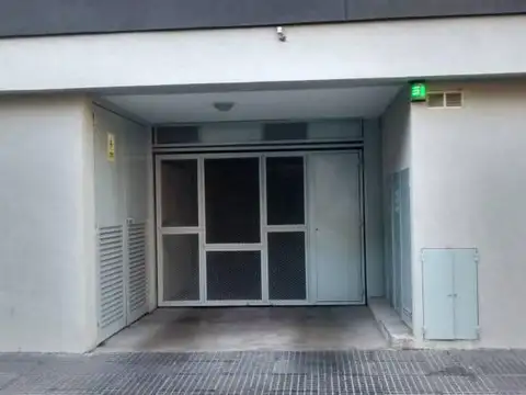 venta  cochera cubierta  centro  caseros