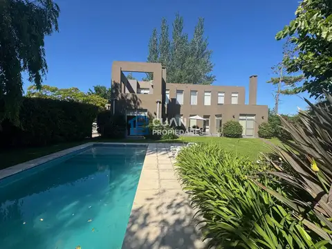 Casa en Venta de 4 dormitorios