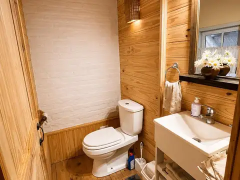Casa 4 ambientes con 2 baños