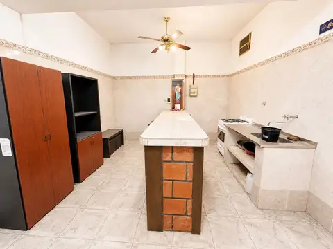 AMPLIO LOCAL COMERCIAL ALQUILER MONTEROS