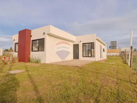 VENTA  DE CASA COLONIA NICOLICH CERCA AEROPUERTO