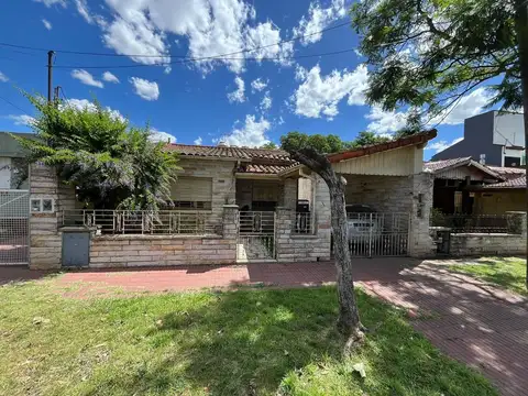 Venta Casa Villa Club 3 ambientes A mejorar