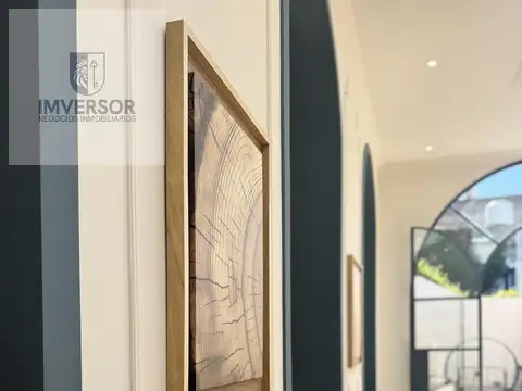 Casa 8 ambientes con 4 baños