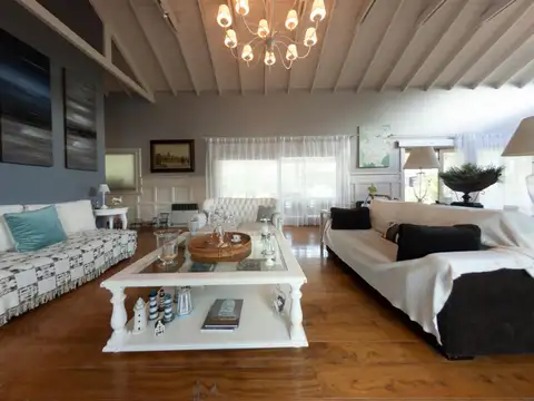 Venta casa 7 ambientes en Guernica El Paraíso Country Club