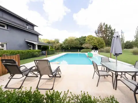 Casa en Venta en Country El Paraíso, USD 489.000