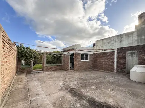 CASA EN VENTA TOLOSA, EN BLOQUE