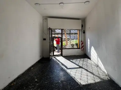 Local comercial de 21 m² a metros de la estación Virreyes